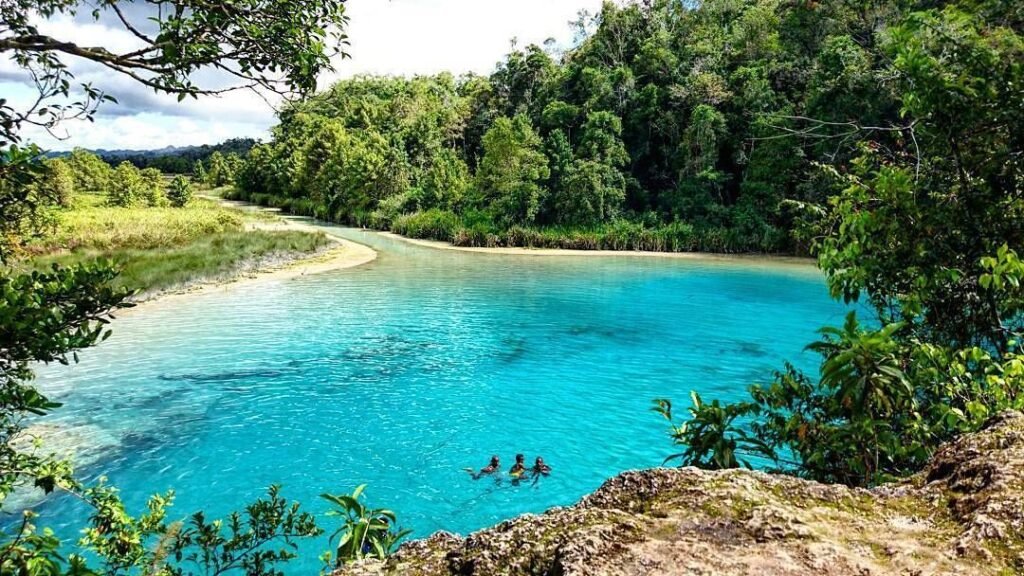 Danau Framu Ayamaru: Permata Tersembunyi di Tanah Papua