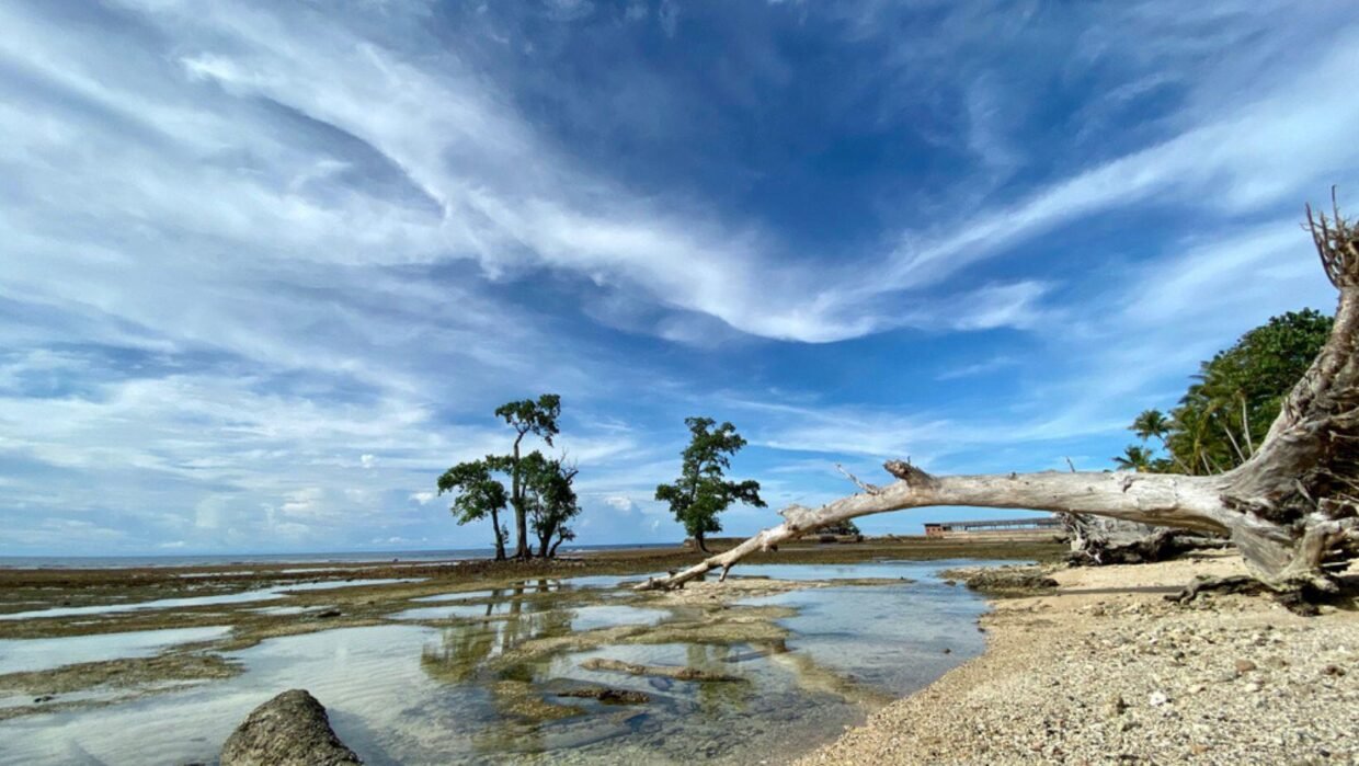 Pesona Pantai-Pantai Tersembunyi di Kota Sorong: Surga Tropis yang Wajib Dikunjungi