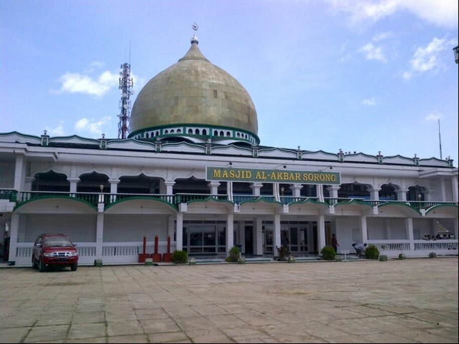 Wisata Religi di Sorong: Menelusuri Keberagaman Budaya dan Tempat Ibadah Bersejarah