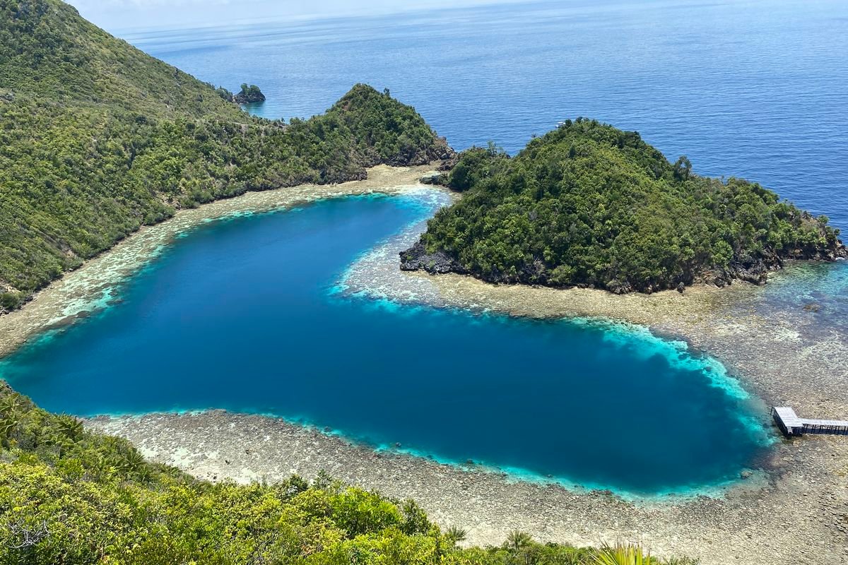 Gerbang Menuju Raja Ampat: Menjelajahi Pesona Tersembunyi Sorong Sebelum Menyebrang