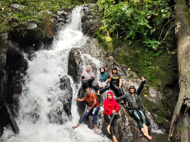 Hidden Gems Sorong: Destinasi Tersembunyi yang Wajib Masuk Bucket List Traveler Hidden Gems Sorong: Destinasi Tersembunyi yang Wajib Masuk Bucket List Traveler