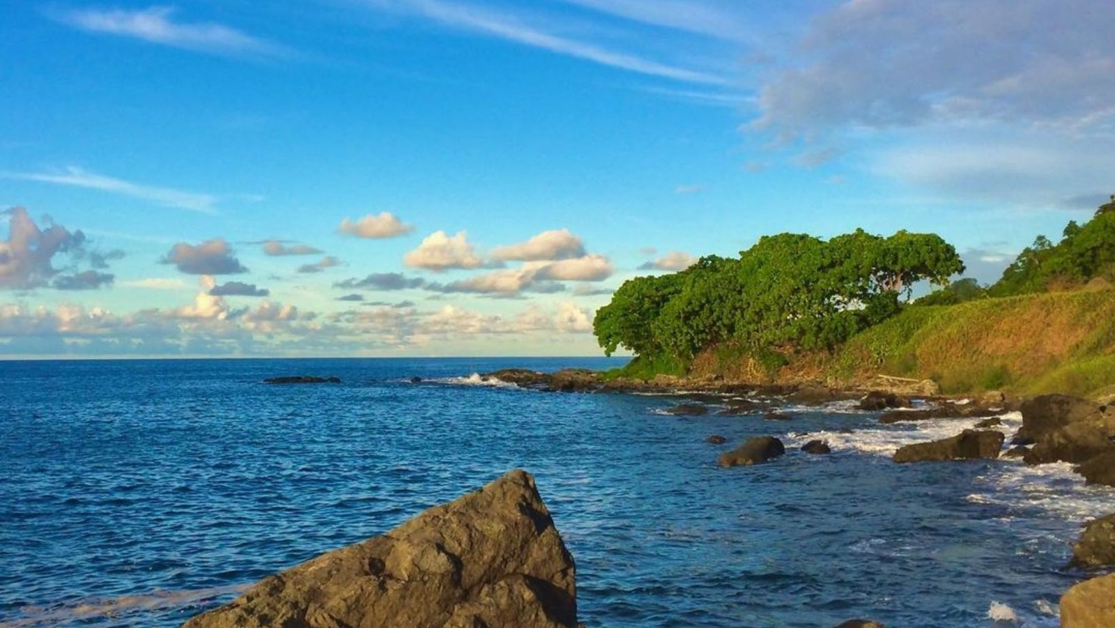 Sorong di Balik Lensa: Spot Foto Laut, Senja, dan City Light yang Jarang Diketahui Sorong di Balik Lensa: Spot Foto Laut, Senja, dan City Light yang Jarang Diketahui
