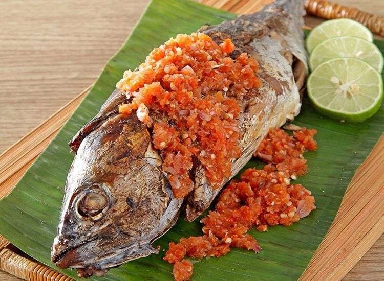 Sorong dari Meja Makan: Cerita Ikan Segar, Pasar Tradisional, dan Dapur Lokal