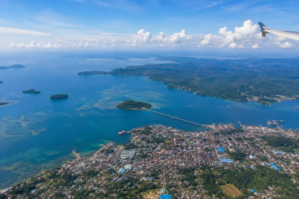 Liburan terbaik dan menyenangkan di daerah Timur Indonesia bisa dimulai dari Sorong