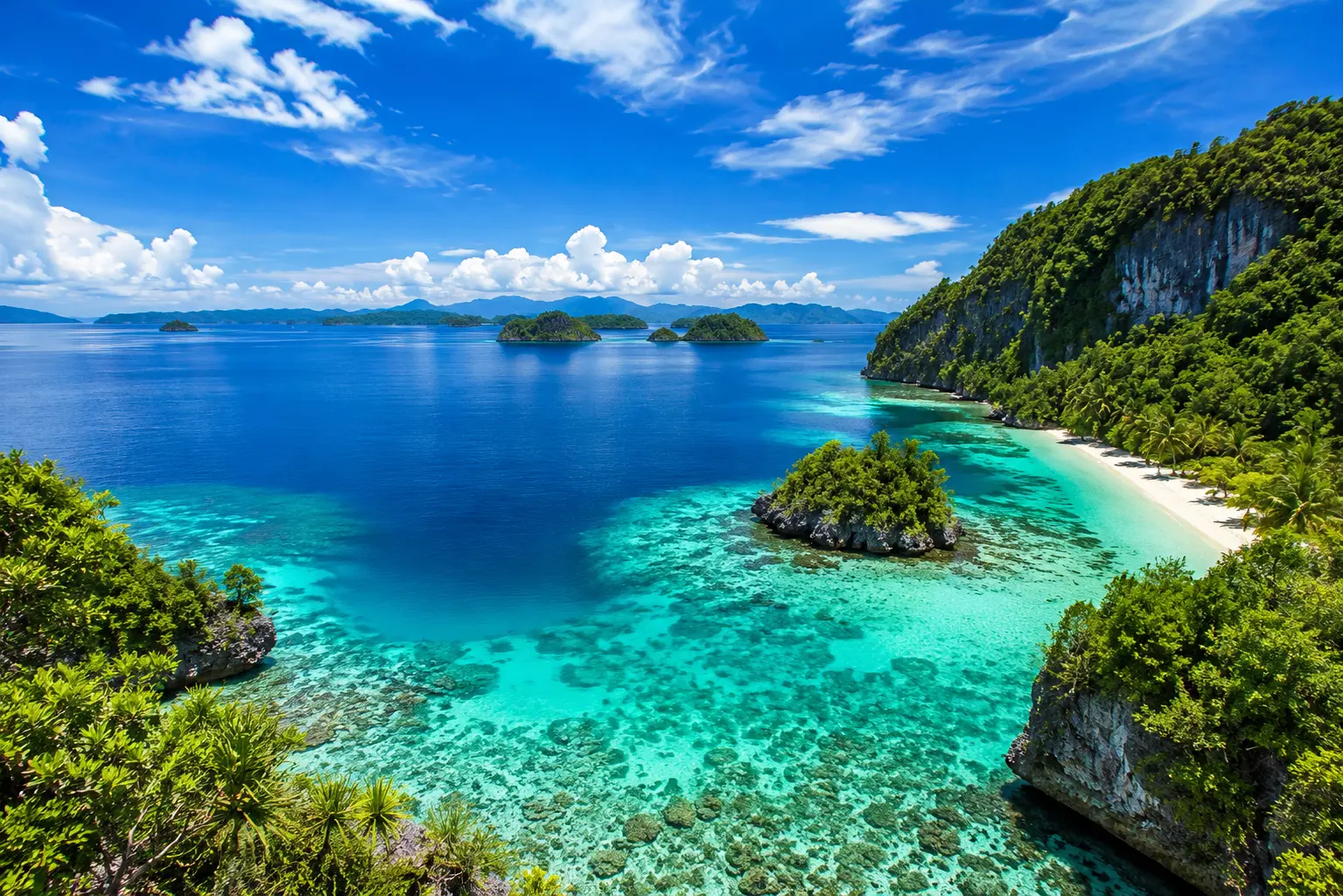 Jangan Lewatkan! 10 Tempat Wisata di Sorong dengan Panorama Alam yang Memorable Jangan Lewatkan! 10 Tempat Wisata di Sorong dengan Panorama Alam yang Memorable
